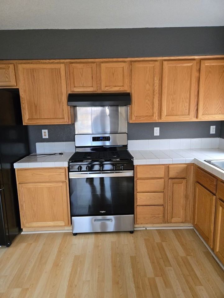 647 Vista Ct - Photo 3 of 26