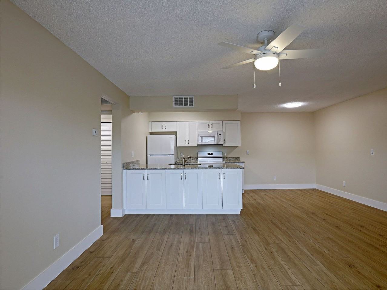 5311 Summerlin Rd - Photo 2 of 30