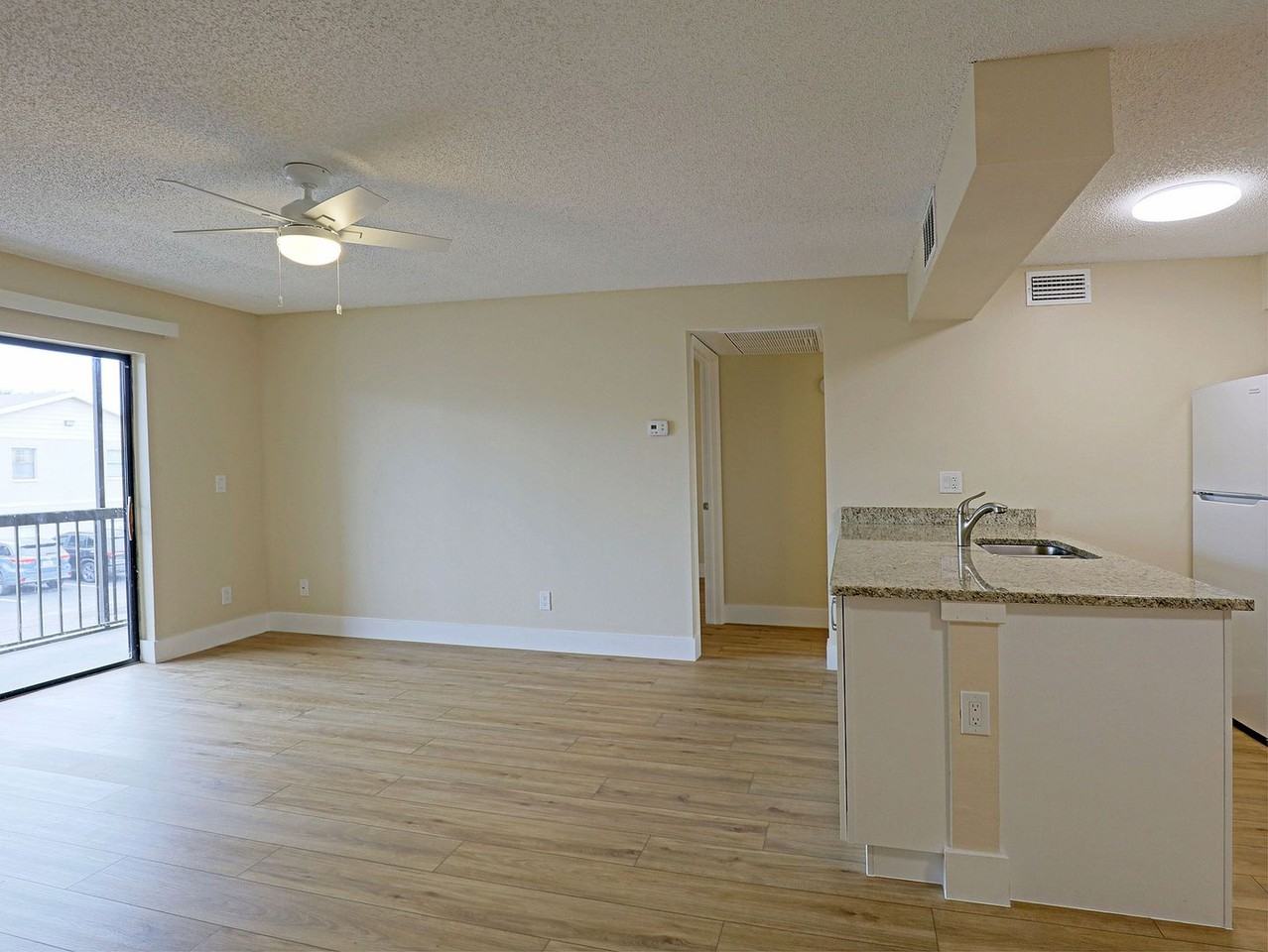 5311 Summerlin Rd - Photo 6 of 30