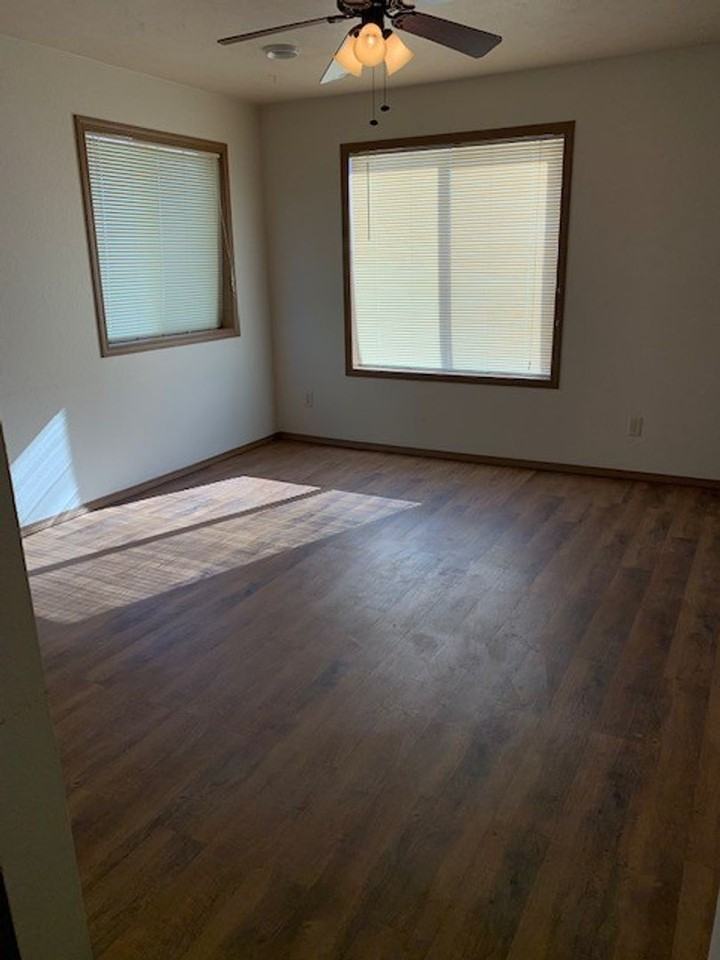 335 Arianna Bldg - Photo 3 of 23