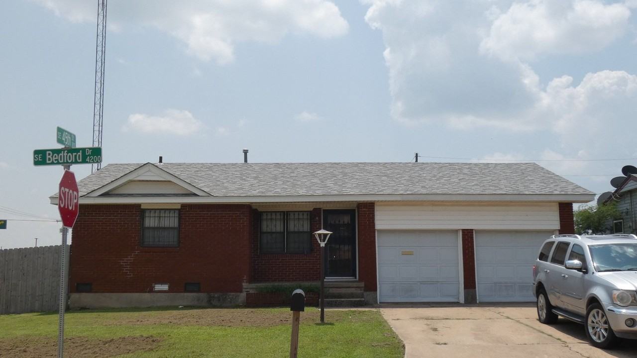 4229 Se Bedford Dr - Photo 2 of 17