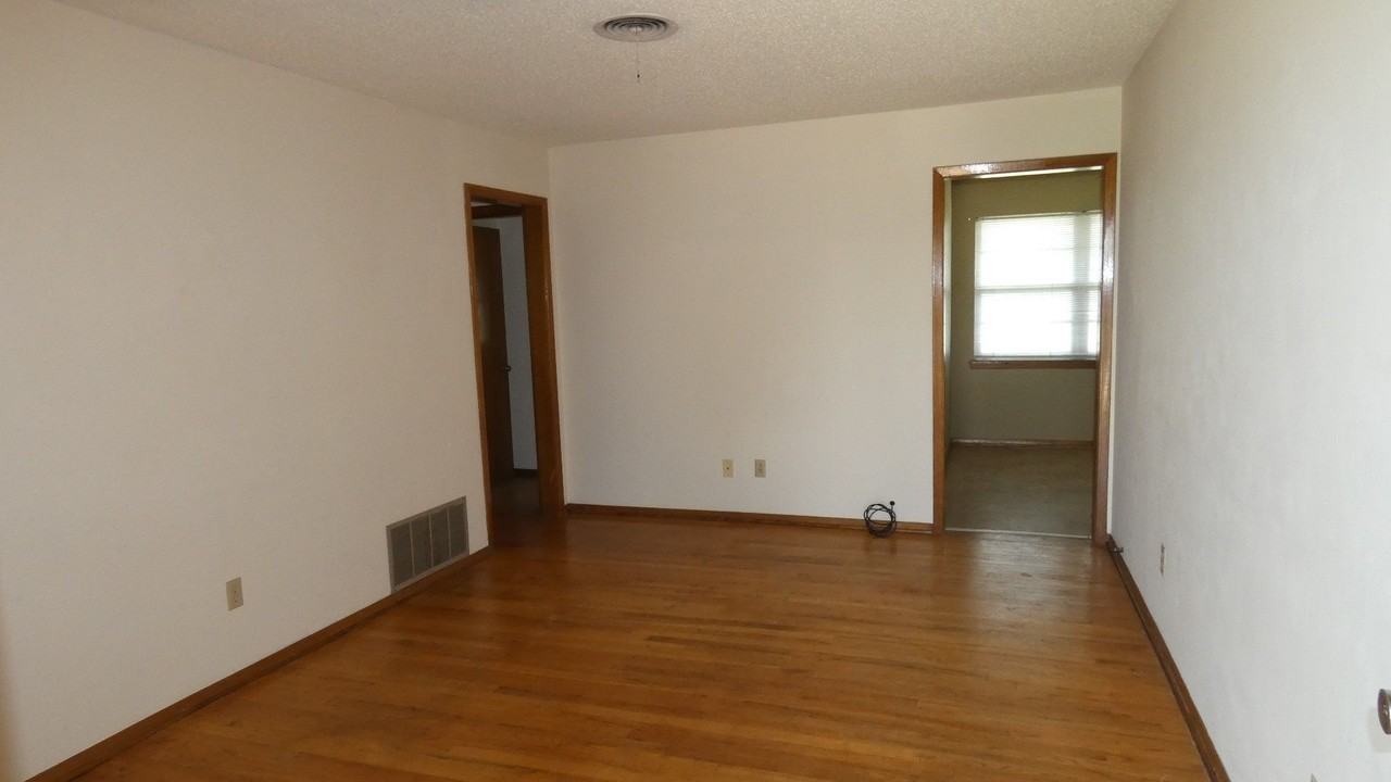 4229 Se Bedford Dr - Photo 4 of 17