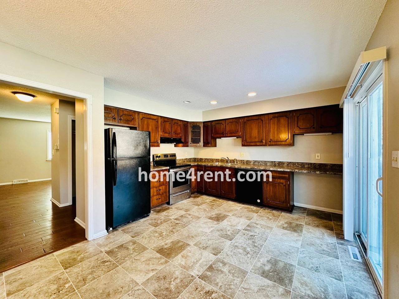 9559 Outlook Dr - Photo 5 of 27