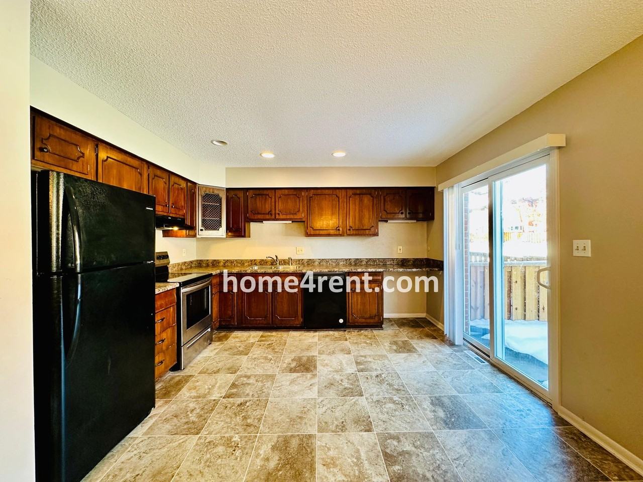 9559 Outlook Dr - Photo 6 of 27