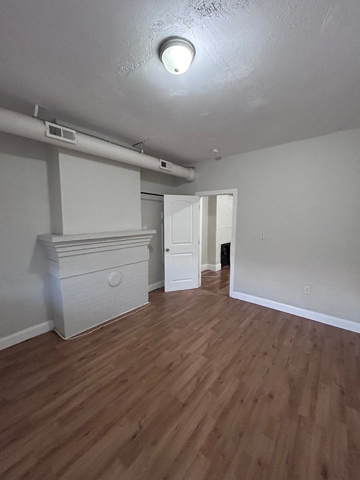 2914 R St - Photo 6 of 11