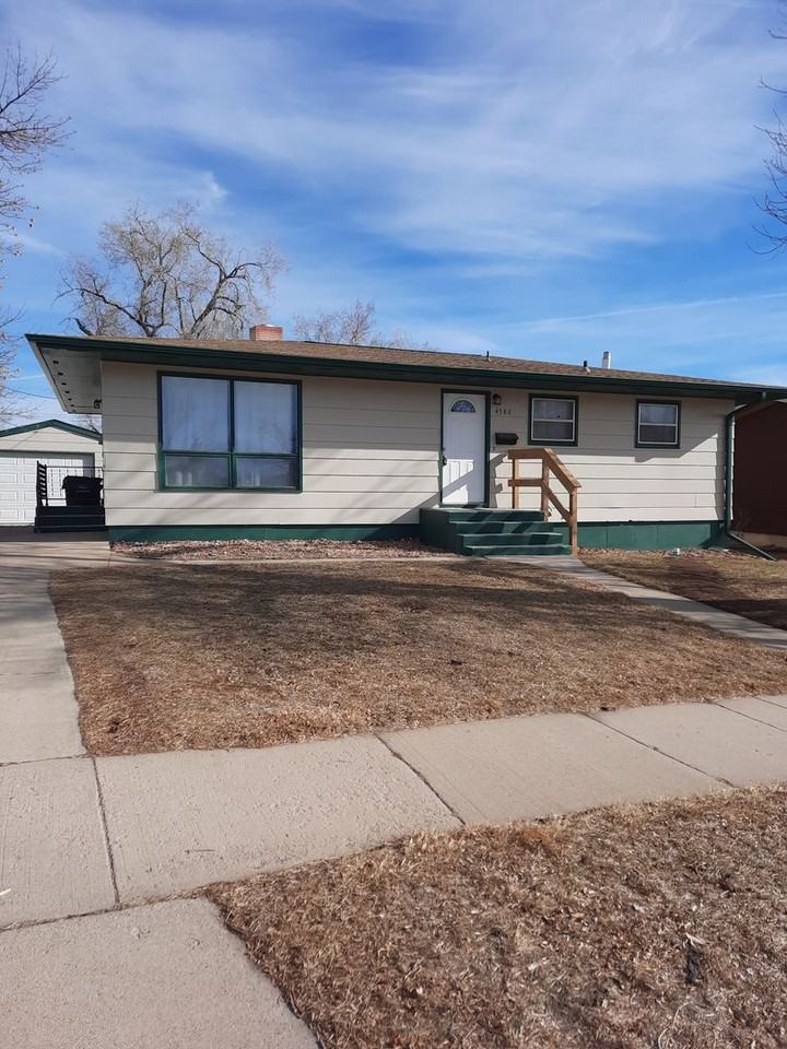 4586 Wentworth Dr - Photo 2 of 29