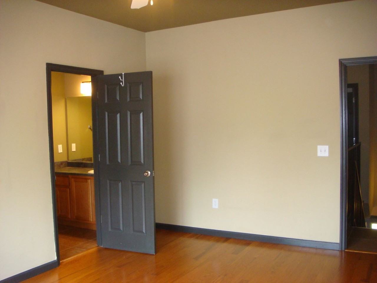 815 Harvard Dr - Photo 2 of 15