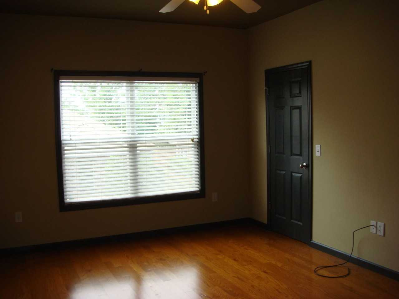 815 Harvard Dr - Photo 3 of 15