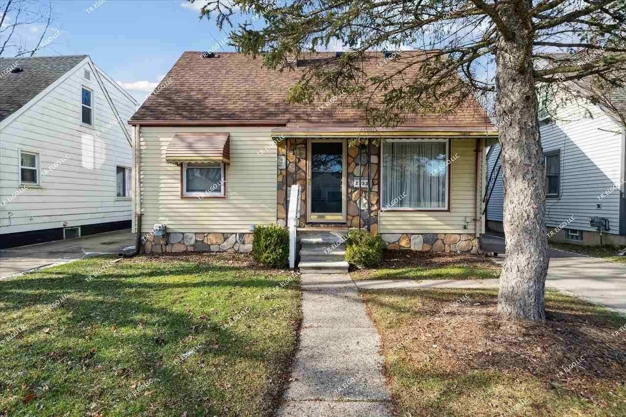 27331 Collingwood St - Photo 3 of 34