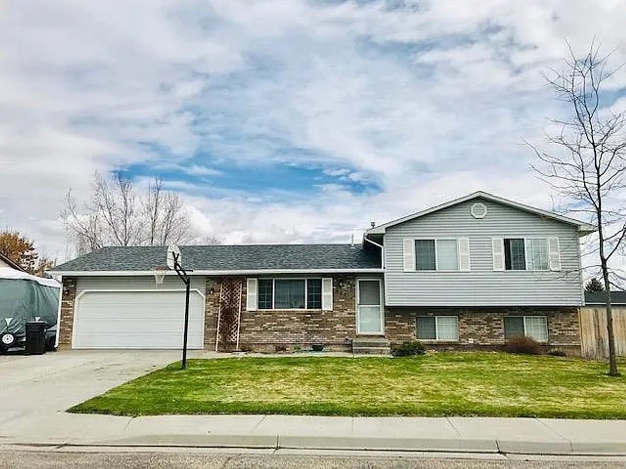 647 Marjorie Ave - Photo 2 of 32