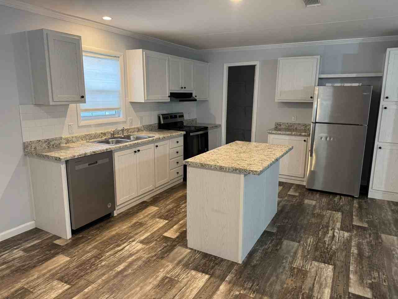 7203 Sunnyside Dr - Photo 3 of 9