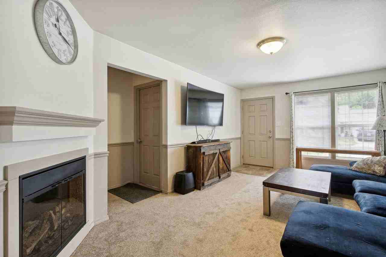 805 S Sunny Ln - Photo 3 of 8