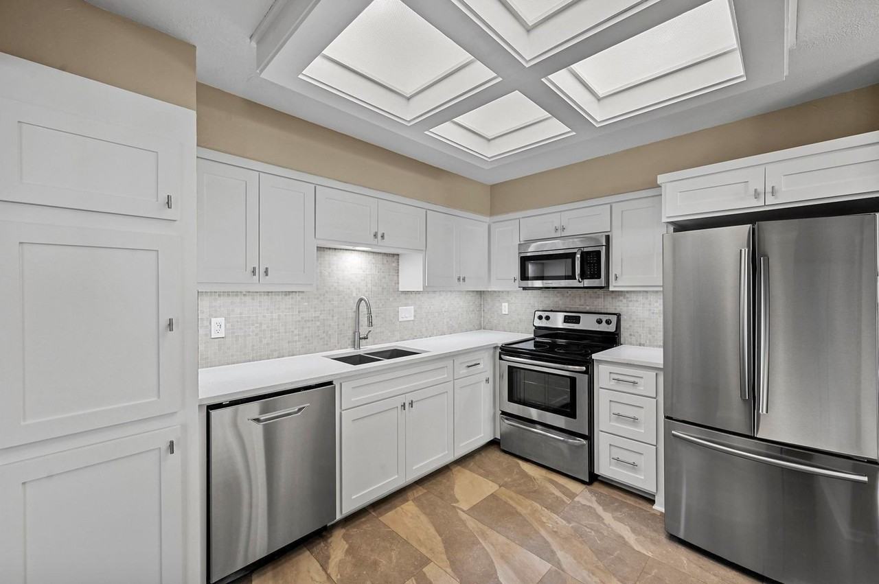 3100 Devonshire Dr #209 - Photo 7 of 25