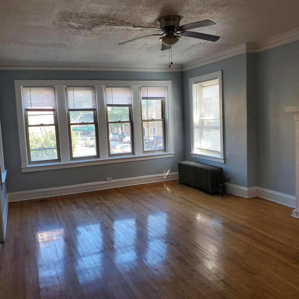 7648 S Phillips - Photo 6 of 12