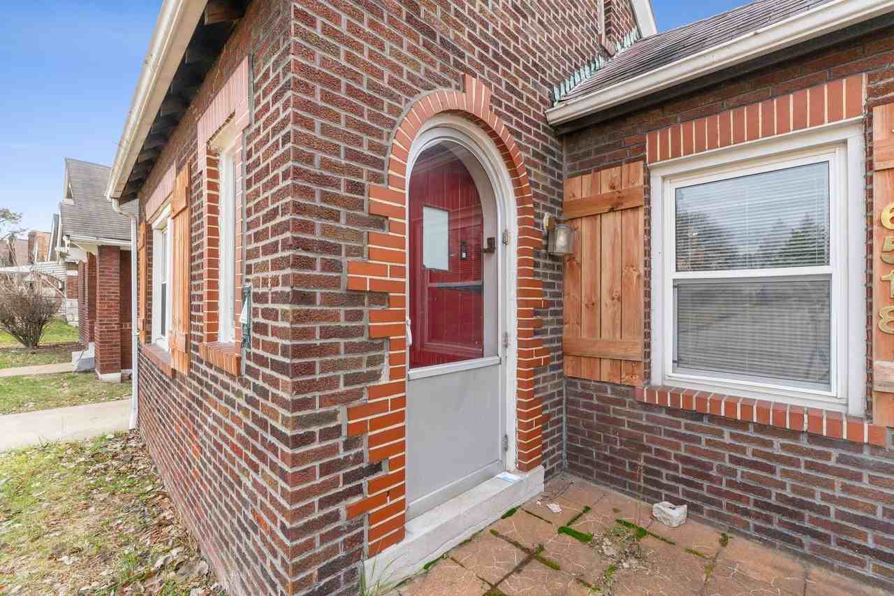 6518 Glenmore Ave - Photo 2 of 31