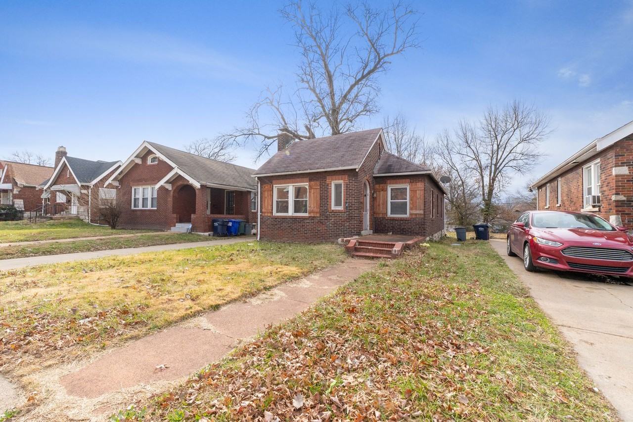 6518 Glenmore Ave - Photo 3 of 31