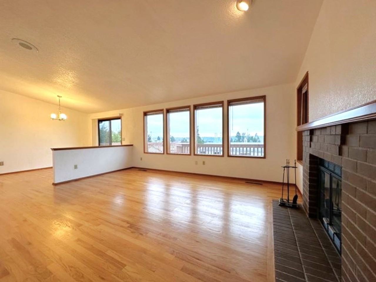 1870 N Skyline Dr - Photo 4 of 42