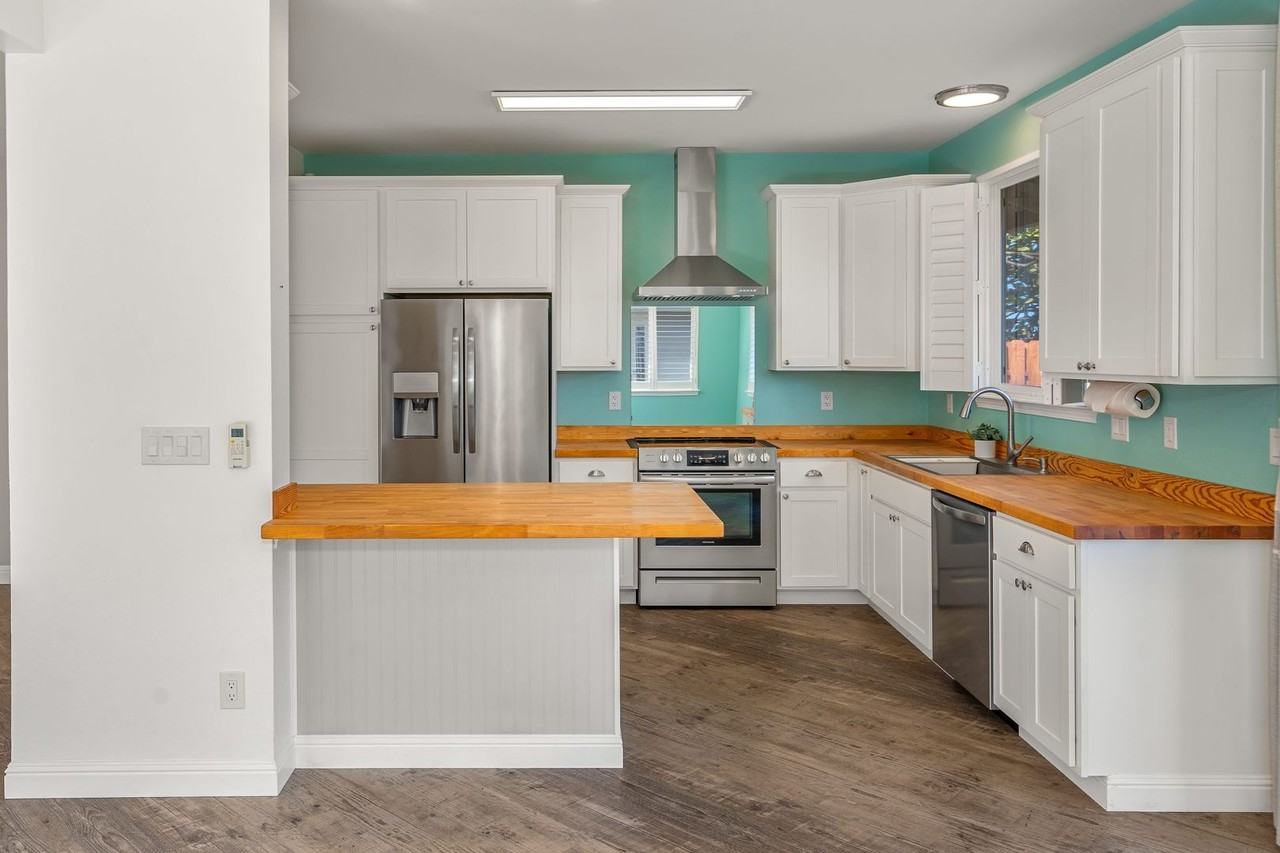 611 Akolea St - Photo 6 of 46