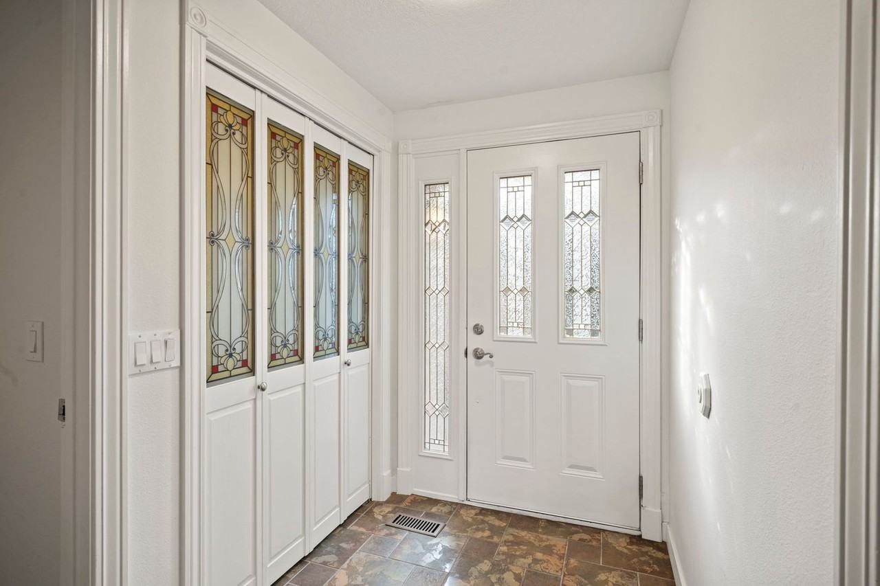 3110 W Catalina Ln - Photo 5 of 34
