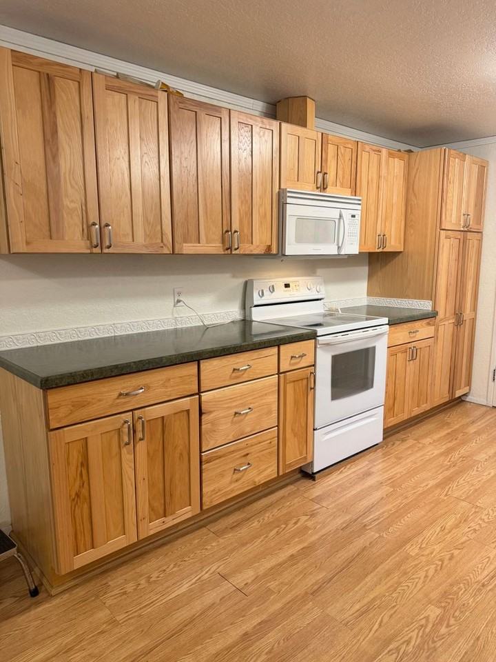 16930 North Rd - Photo 4 of 23