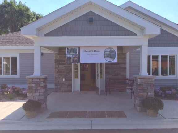 Meredith Manor - Photo 2 of 10