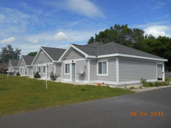 Meredith Manor - Photo 3 of 10