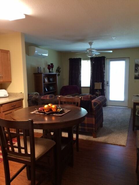 Meredith Manor - Photo 7 of 10