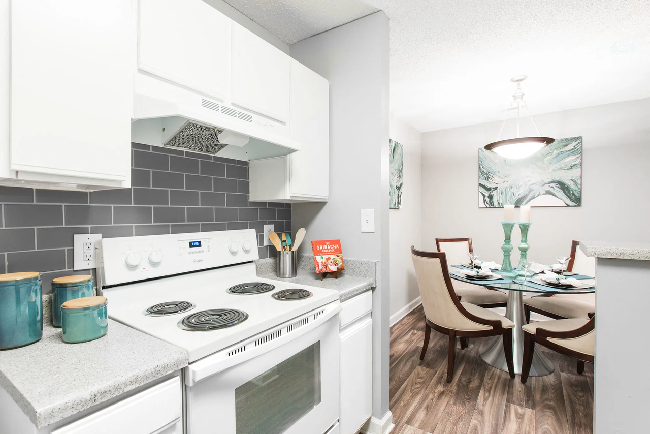 Emerge Oakcrest - Photo 3 of 25