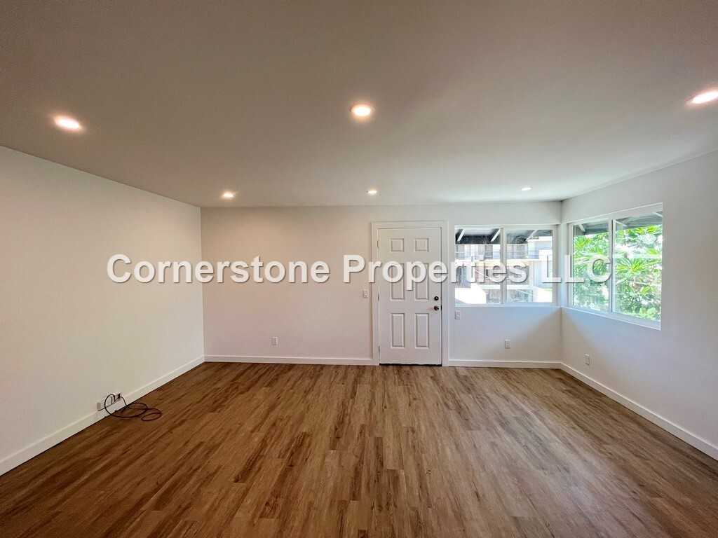 1347DIN - Photo 3 of 13