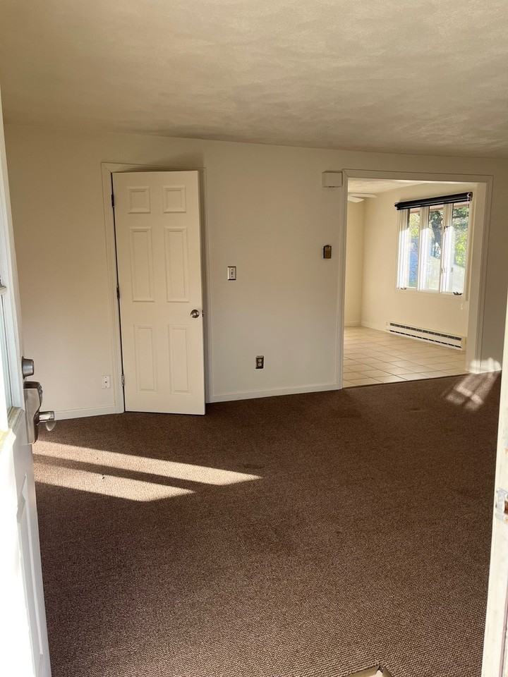 4610 Post Road - Photo 3 of 19