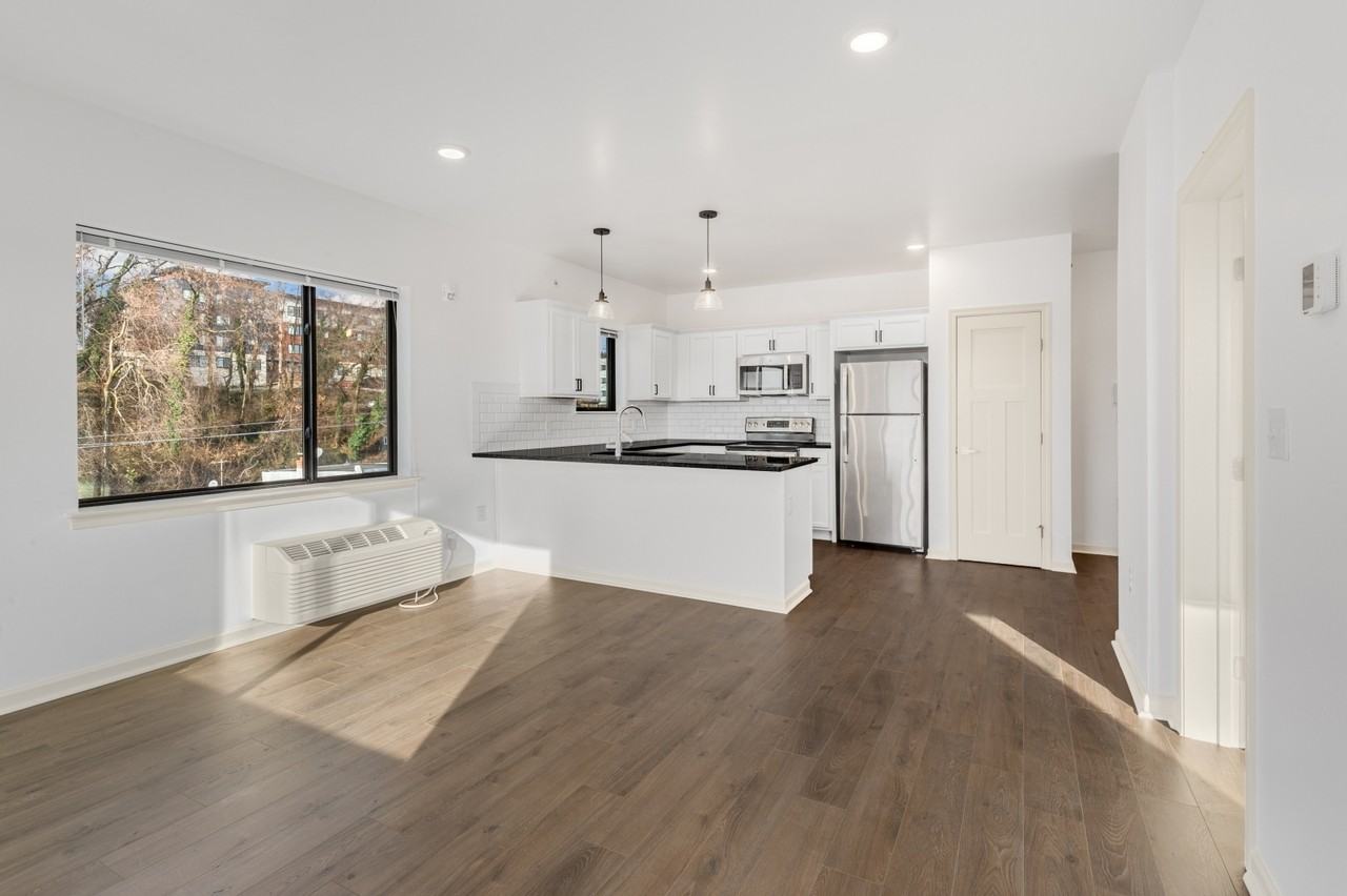 5312 Ridge Avenue - Photo 4 of 50