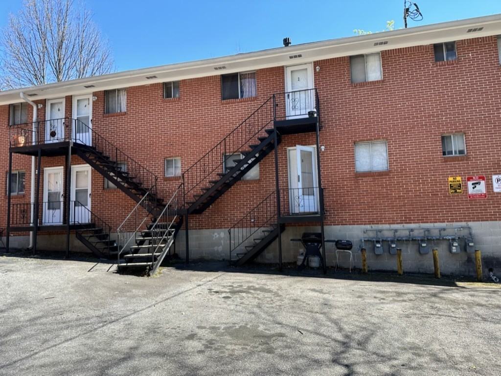 715 Peeples Street Southwest - Photo 2 of 6