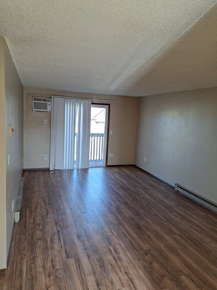 Ten Plex - Photo 2 of 6