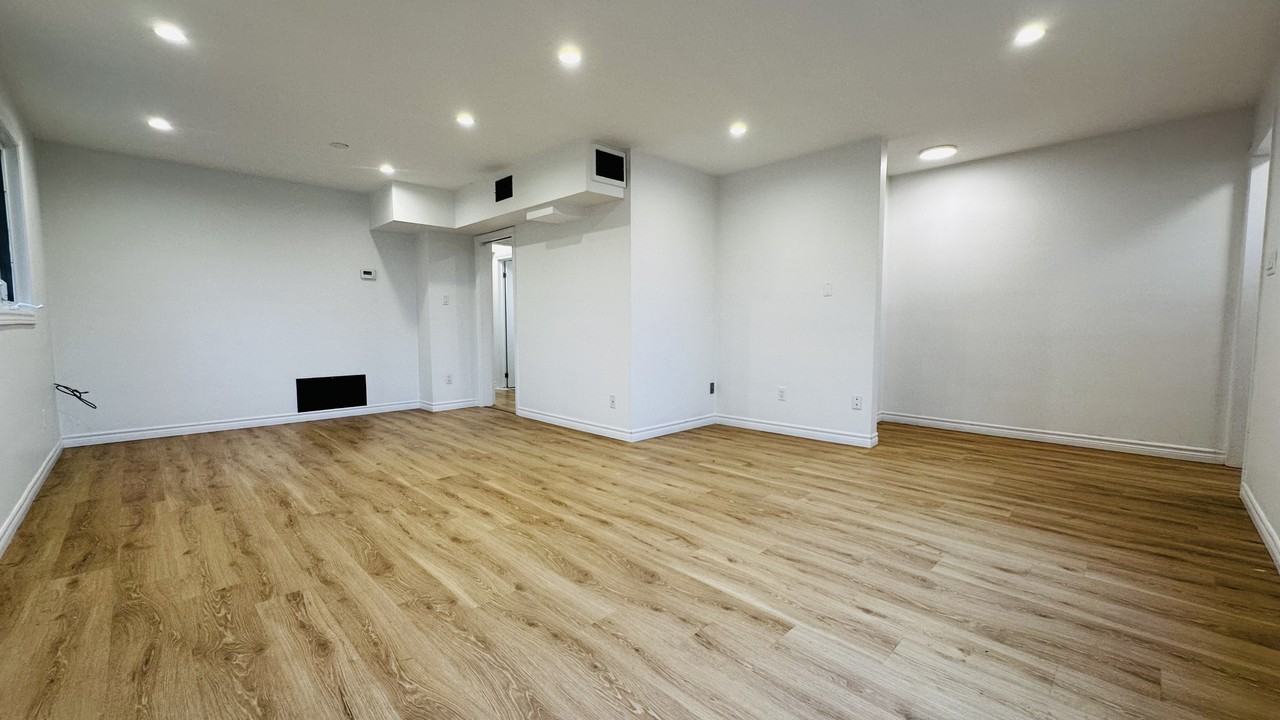 246 Wellington St #A - Photo 3 of 10