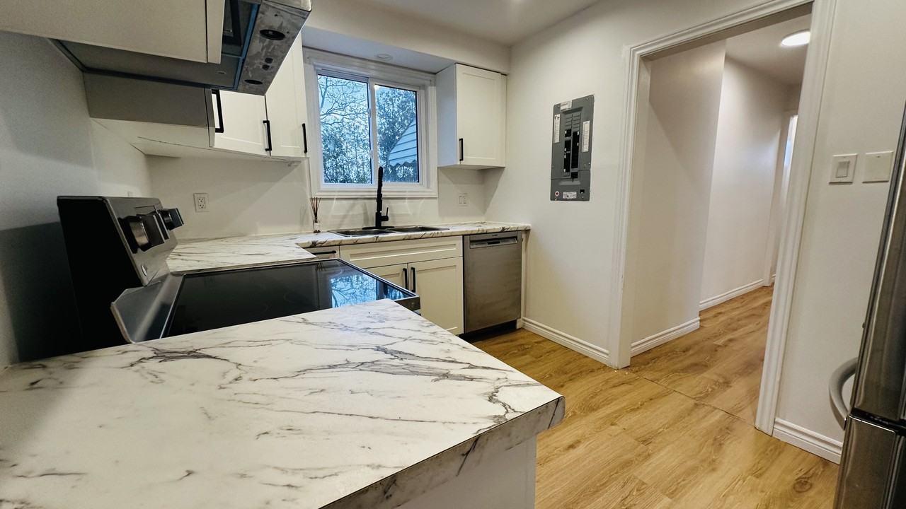 246 Wellington St #A - Photo 6 of 10