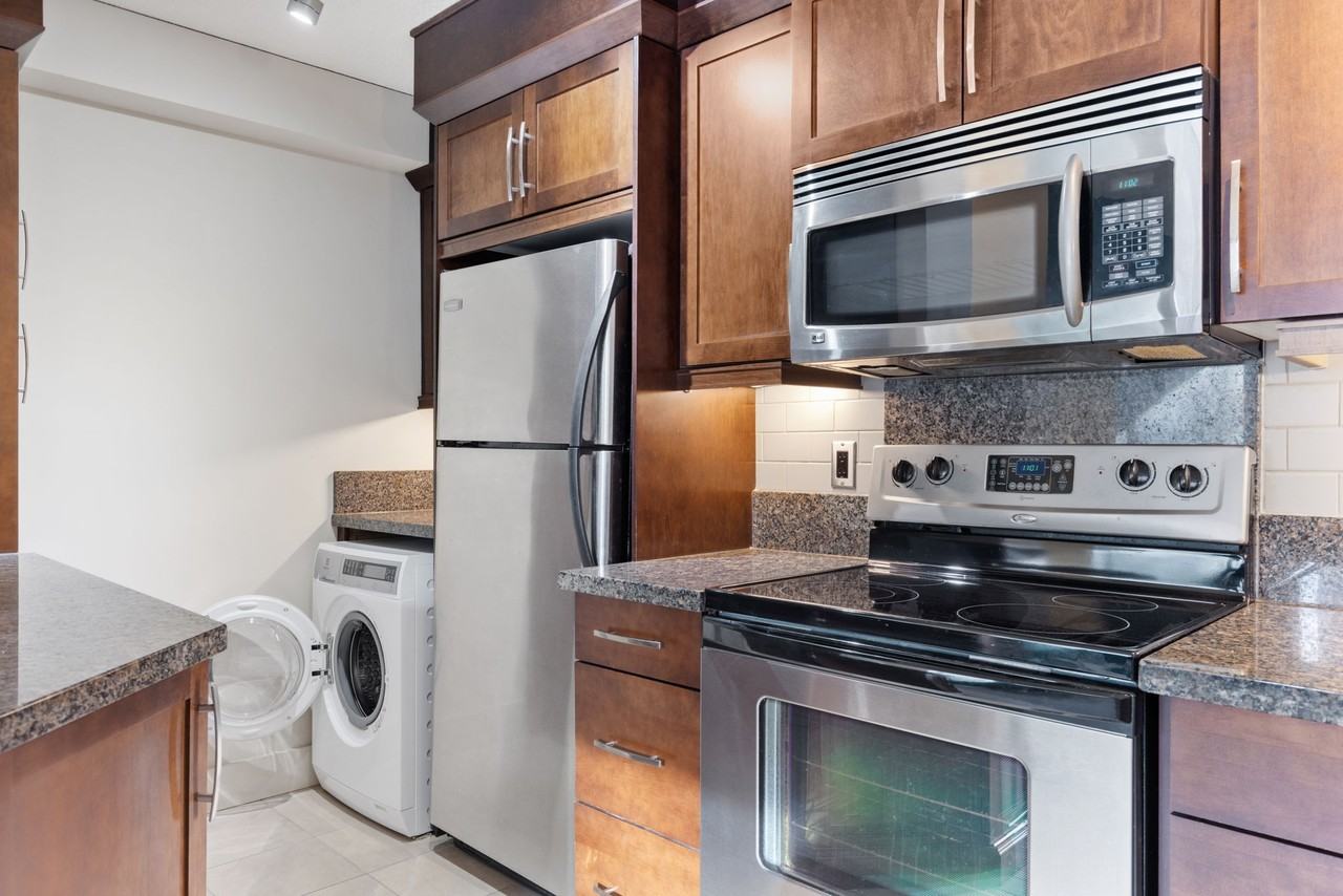 1534 15 Ave Sw #101 - Photo 3 of 11