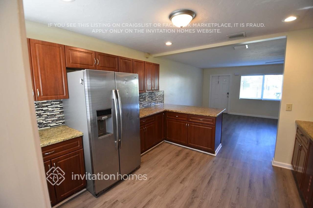 3780 Sw 16th Pl - Photo 4 of 12