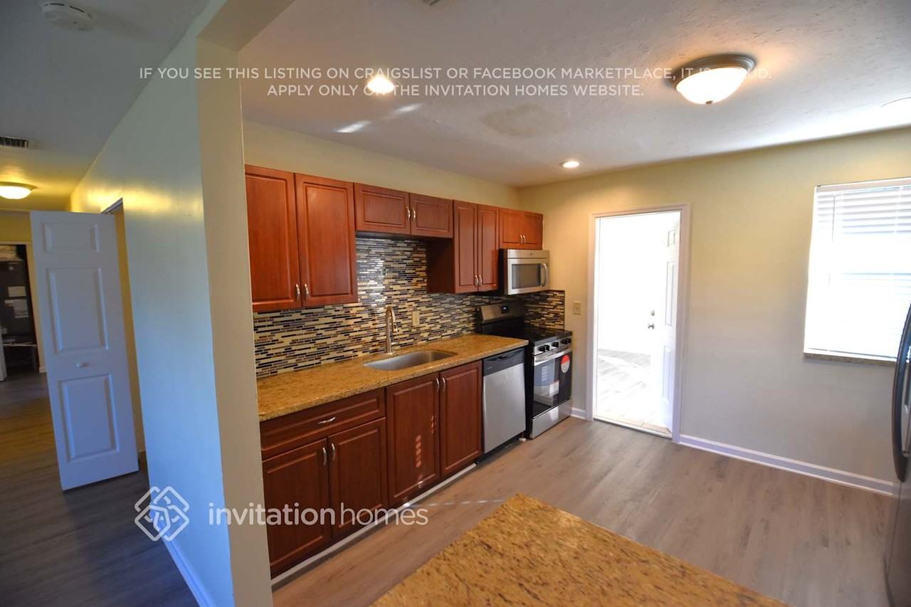 3780 Sw 16th Pl - Photo 6 of 12