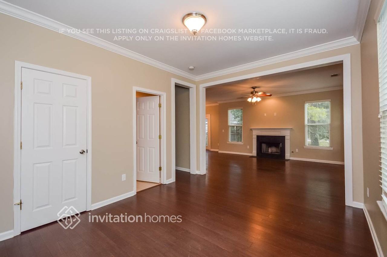 1450 Woodbine Ave Se - Photo 2 of 19