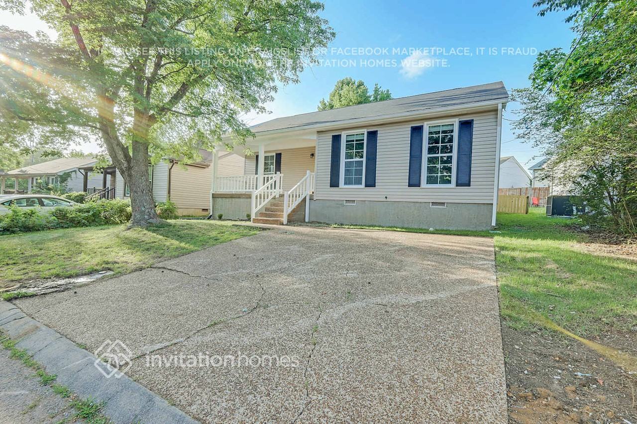 879 Heritage Cir - Photo 2 of 28
