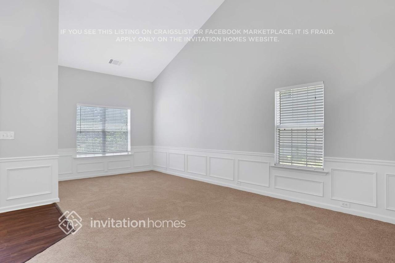 1700 Chanson Pl - Photo 2 of 13