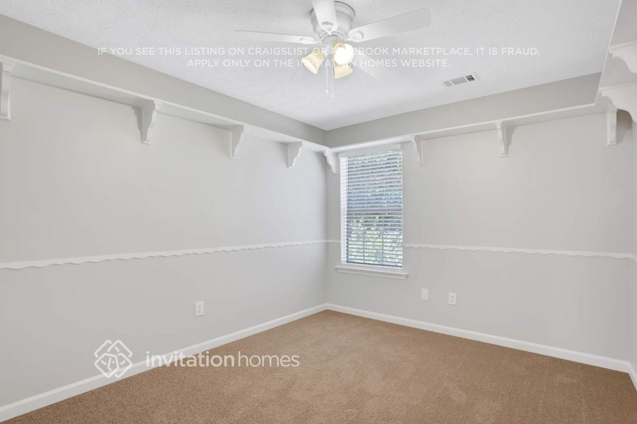 1700 Chanson Pl - Photo 6 of 13