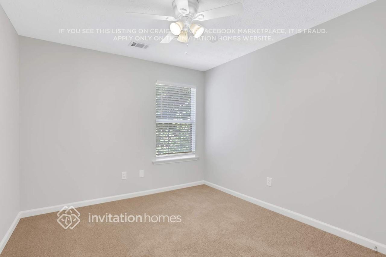 1700 Chanson Pl - Photo 7 of 13