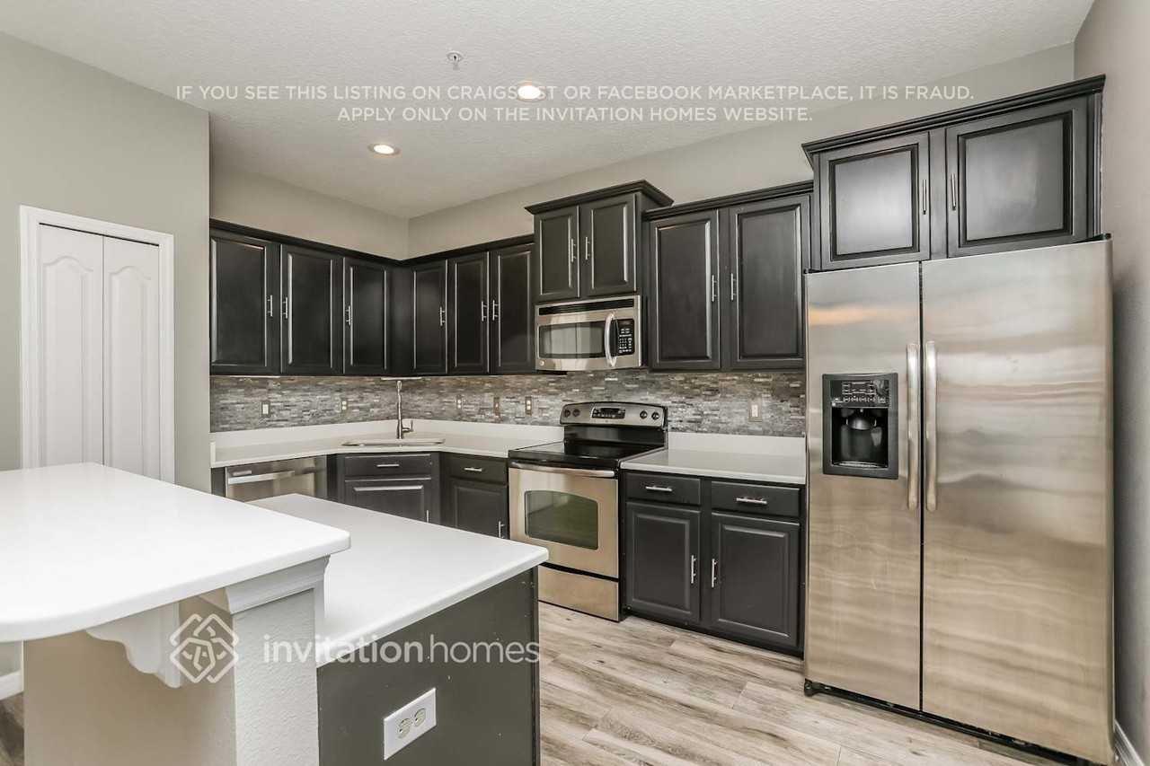 4298 Regal Town Ln - Photo 6 of 16