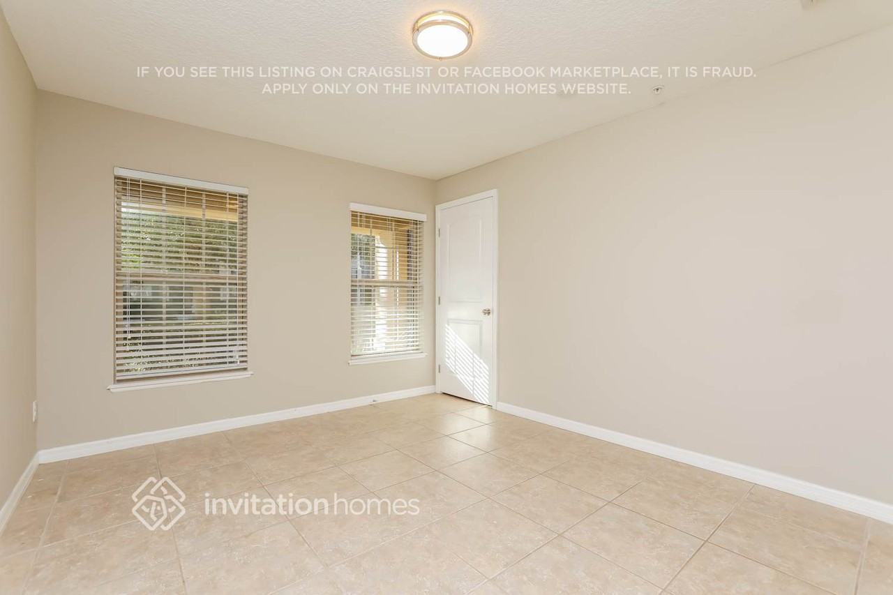 4298 Regal Town Ln - Photo 4 of 16