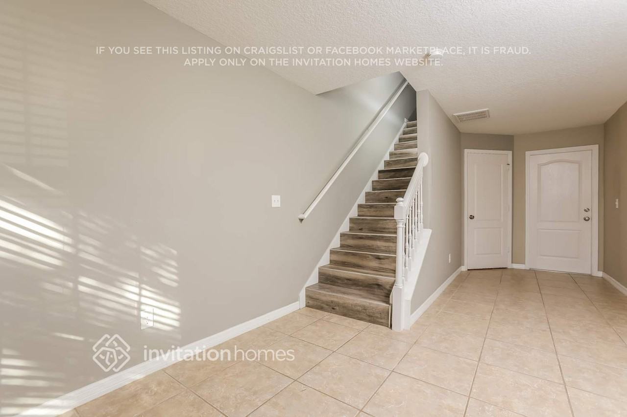 4298 Regal Town Ln - Photo 5 of 16
