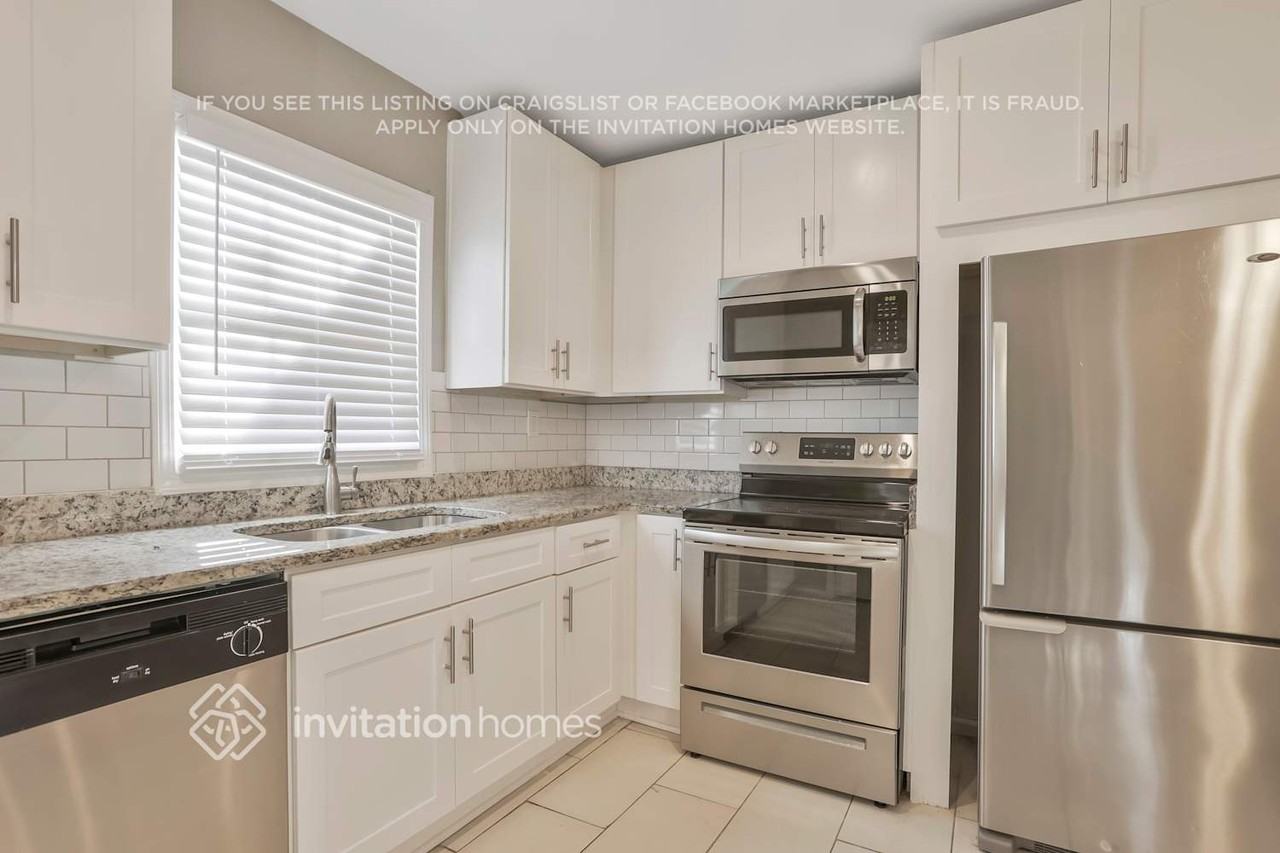 3450 Glenwood Rd - Photo 3 of 11