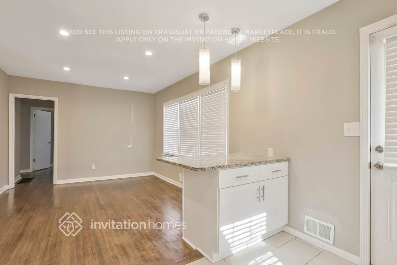 3450 Glenwood Rd - Photo 4 of 11