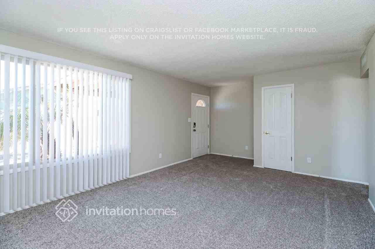 518 W Riviera Dr - Photo 2 of 18