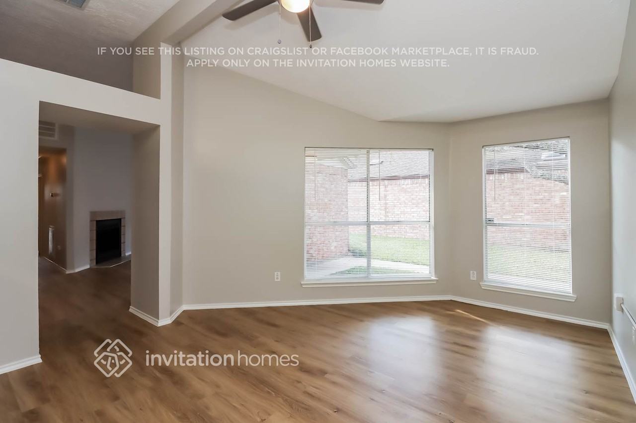 13015 Stancliff Oaks St - Photo 5 of 16